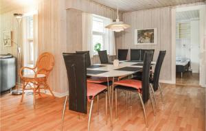 Posezení v ubytování Holiday Home Bakkedraget Blåvand