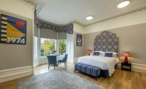 Postel nebo postele na pokoji v ubytování 8QR Rooms
