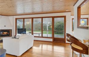 Χώρος καθιστικού στο 3 Bedroom Cozy Home In Gilleleje