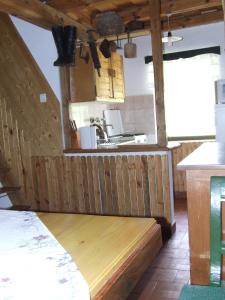 Η κουζίνα ή μικρή κουζίνα στο Erdész Vendégház +47 φωτογραφίες