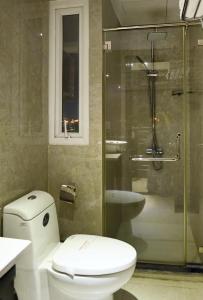 A bathroom at D&C Hotel