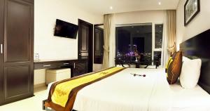 A television and/or entertainment centre at D&C Hotel