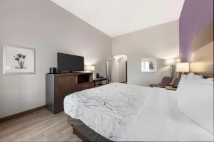 Postel nebo postele na pokoji v ubytování Best Western Plus Buda Austin Inn & Suites