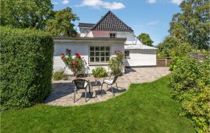 Κήπος έξω από το Amazing Home In Haderslev With Kitchen