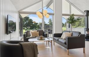 Χώρος καθιστικού στο Beautiful Home In Rømø With Sauna