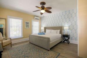 Ένα ή περισσότερα κρεβάτια σε δωμάτιο στο Ambrosia Key West