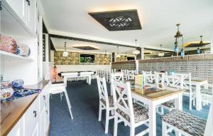 Η κουζίνα ή μικρή κουζίνα στο Beautiful Apartment In Koscielisko
