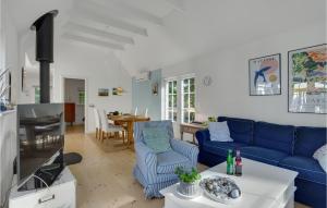 Posezení v ubytování 2 Bedroom Beautiful Home In Nykøbing Sj