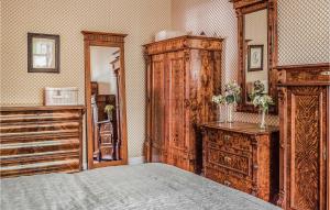 Postel nebo postele na pokoji v ubytování Gorgeous Apartment In Quedlinburg Ot Gernrod