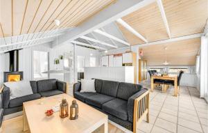 Posezení v ubytování Holiday Home Arvidvej Hvide Sande Ix