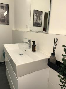 Fotografie z fotogalerie ubytování D10 I shared bathrooms&kitchen v destinaci Garching bei München