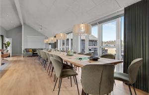 Χώρος καθιστικού στο Lovely Home In Nørre Nebel With Sauna