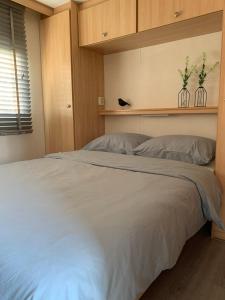 Postel nebo postele na pokoji v ubytování Huisje Ans