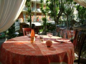 Restaurace v ubytování Hotel Garisenda