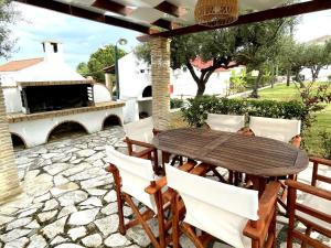 Patio alebo iná vonkajšia časť ubytovania Valentino Villas & Apartments