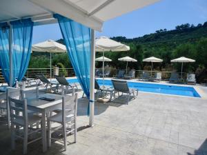 Bazén v ubytovaní Valentino Villas & Apartments alebo v jeho blízkosti