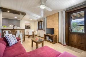 A television and/or entertainment centre at Casa Otal