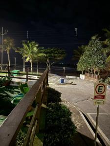 Ảnh trong thư viện ảnh của Quarto lateral da beira mar - tombo - guarujá ở Guarujá