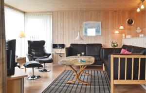 Posezení v ubytování Toppe + 12 fotografií