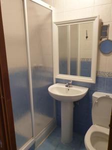A bathroom at El Molin de Eloy
