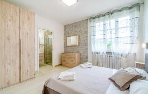 A bed or beds in a room at Villa Cristina