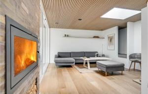 Istumisnurk majutusasutuses Gorgeous Home In Bryrup With Kitchen