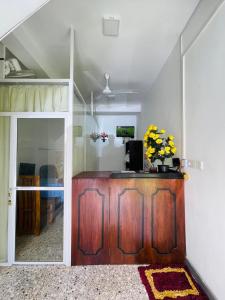 Kuchyň nebo kuchyňský kout v ubytování Emerald Coast Hotel Negombo