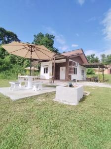 Zahrada ubytování Z&S Gerik Hillview Homestay + 22 fotografií