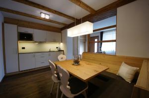 Nhà bếp/bếp nhỏ tại Chalet Apartments Ambria