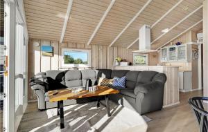 Ruang duduk di Gorgeous Home In Rømø With Sauna