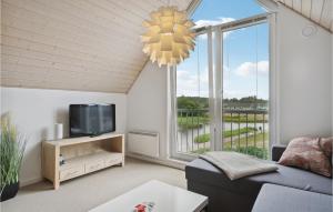 TV a/nebo společenská místnost v ubytování 2 Bedroom Nice Home In Nørre Nebel