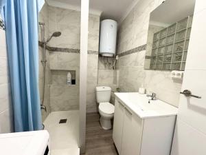 Koupelna v ubytování Apartsalou Bilbao + 17 fotografií