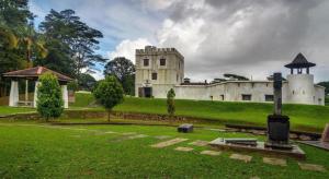 Κήπος έξω από το Lot 10 Boutique Hotel