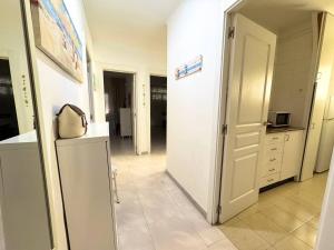 Una cocina o zona de cocina en Apartsalou Pepa