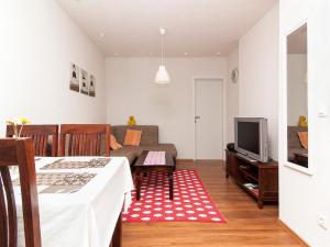 Μια τηλεόραση ή/και κέντρο ψυχαγωγίας στο Old Town Apartment 91 Pula