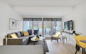 Lovely Apartment In Helsingør With Wifi的休息区