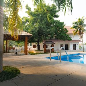 Kolam renang di atau dekat dengan Tamarind Heritage Holiday Home +39 gambar
