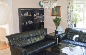 Χώρος καθιστικού στο 2 Bedroom Lovely Home In Lönashult