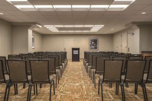 Konferenční prostory v ubytování Hampton Inn New York - LaGuardia Airport + 25 fotografií