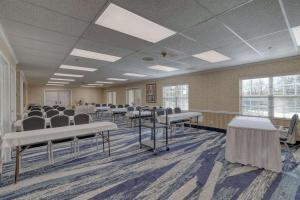 Бизнес-центр и/или конференц-зал в Comfort Suites Appleton Airport