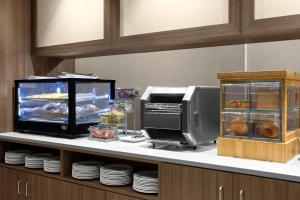 Kuchyň nebo kuchyňský kout v ubytování Home2 Suites By Hilton Owatonna