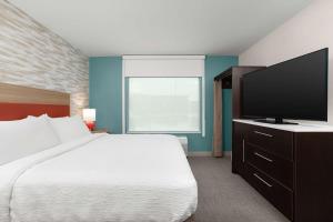 Postel nebo postele na pokoji v ubytování Home2 Suites By Hilton Owatonna