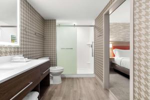 Koupelna v ubytování Home2 Suites By Hilton Owatonna