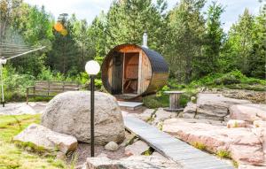 Giardino di 5 Bedroom Beautiful Home In Karlstad