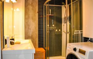 Bagno di 5 Bedroom Beautiful Home In Karlstad