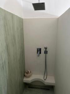 Ένα μπάνιο στο Saron Breeze Villa