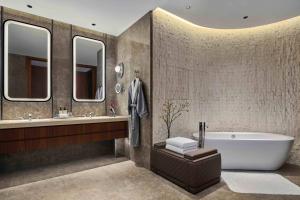Un baño de Vignette Collection Shanghai Snow World Hotel by IHG