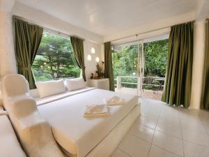 Gallery image of Rimkao Valley Resort in Suan Phung