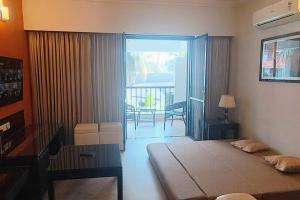 Postel nebo postele na pokoji v ubytování Riviera Hermitage Luxury + 14 fotografií