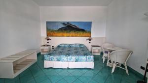 Кровать или кровати в номере La Sirenetta Park Hotel +37 фотографий